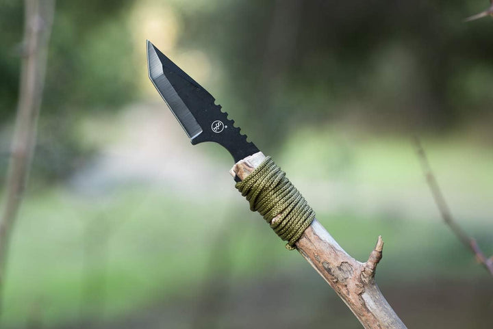 7" Hunting Knife With Fire Starter & Carrying Case