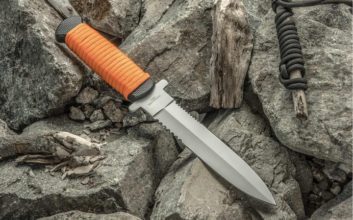 11" Paracord Hunting Knife With Fire Starter and Whistle